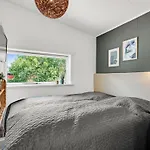 Fatima - 1km From The Sea By Interhome